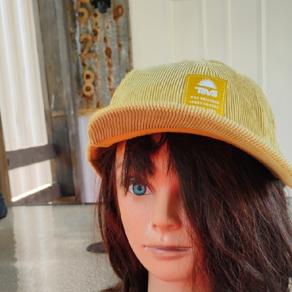 🚨B2G1 TEVA Mustard Yellow Corduroy Ball Cap